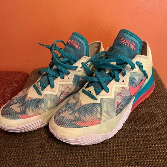 Nike LeBron Men’s size 12 - Picture 3 of 10